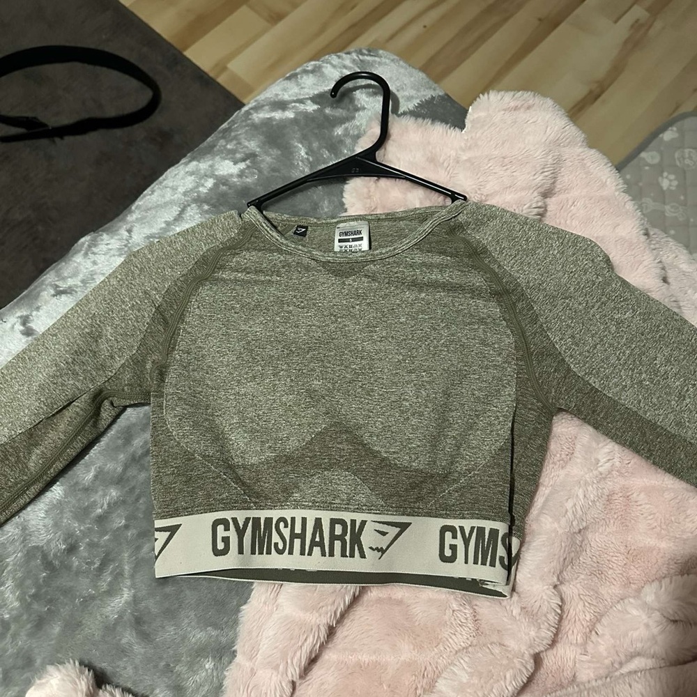 Gymshark Women's Heathered Gray Crop Top